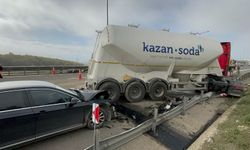 TEM'de Karşı Şeride Geçen Tanker Ortalığı Karıştırdı: 2 Yaralı