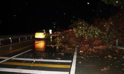 Karadeniz Sahil Yolu Heyelan Nedeniyle Tek Yönlü Trafiğe Kapandı