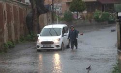 İstanbul’u Şiddetli Yağış Ve Fırtına Esir Aldı