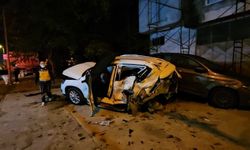 Ambulans ve Üç Aracın Karıştığı Zincirleme Kaza Kamerada: 1 Ölü, 3 Yaralı