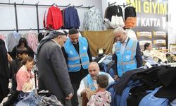 Yetim Çocuklara Bayramlık Elbise Hediye Edildi