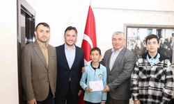 Harçlıklarını Biriktirip Filistin’e Bağışladılar
