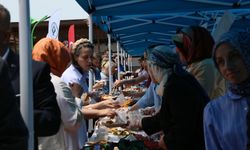Rize Çay Çarşısı'nda Yöresel Lezzetler Tanıtıldı