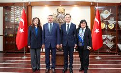 Çin Büyükelçisi Xuebin, Rize Valisi Baydaş'ı Makamında Ziyaret Etti