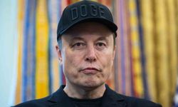 Elon Musk, "Donald Trump, Epstein dosyalarında" paylaşımını sildi