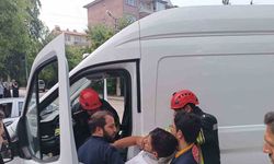 Araçta fenalaşan vatandaş kurtarıldı