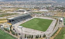 Kahramanmaraş’ta 4 bin kişilik futbol sahası hızla yapılıyor