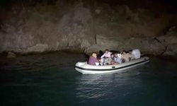 Marmaris’te 26 düzensiz göçmen ve bir göçmen kaçakçısı yakalandı