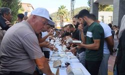 Ödülü Alabilmek İçin 3 Dakikada 1 Kilo 100 Gram Lokum Yemeyi Başardı
