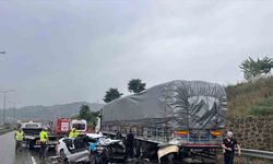 Ordu’da Otomobil Park Halindeki Tıra Çarptı: 1 Ölü, 2 Yaralı