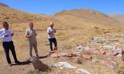 Yaylacılardan geriye mezar taşları kaldı