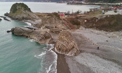 Sinop’ta Olumsuz Hava Şartları Nedeniyle Denize Girmek Yasaklandı
