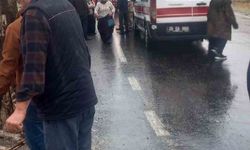 İspir’de koyun yüklü tır devrildi: Can pazarı yaşandı