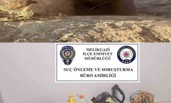 Polis ekiplerinden kaçak kazıya suçüstü: 4 gözaltı