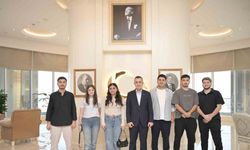 YKS’de dereceye giren öğrencilere Esenyurt Belediyesi’nden İtalya ödülü