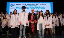 RTEÜ Tıp Fakültesi Öğrencileri Önlüklerini Giydi