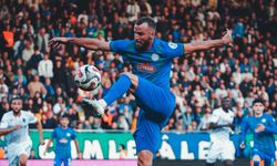 Trendyol Süper Lig: Çaykur Rizespor: 1 - Trabzonspor: 2 (İlk yarı)