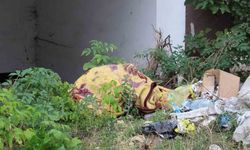 Ceset Zannettiler, Çöp Çıktı