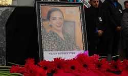 Kansere Yenik Düşen Öğretmen İçin Okulunda Tören Düzenlendi