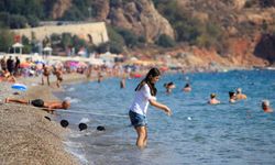 Türkiye Kışı Yaşarken, Antalya’da Yazdan Kalma Günler Devam Ediyor