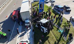 Tıra Arkadan Çarpan Otomobilin Sürücüsü Hayatını Kaybetti