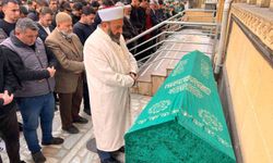 Kazada Ölen Nişanlı Çift Yan Yana Toprağa Verildi