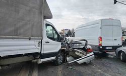 Kırmızı Işıkta Duramayan Kamyonet Ortalığı Savaş Alanına Çevirdi: 1’i Ağır 3 Yaralı