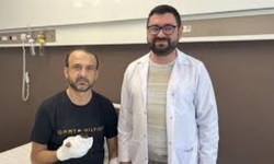 Kopan Parmağını Buz Poşetine Koyup Yurt Dışından Türkiye’ye Geldi