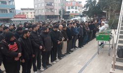 Arkadaşı Tarafından Bıçaklanarak Öldüren Genç Toprağa Verildi