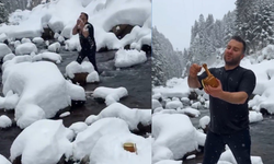 Kar Ve Soğuğa Aldırmadı, Ürününü Tanıtmak İçin Dereye Girdi