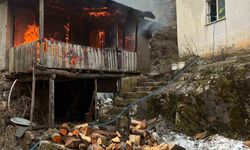 Artvin'de Cami Lojmanında Yangın