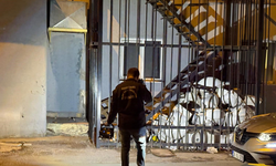 Tabancayla Uğraşırken Kendini Vurdu, Silahı Yangın Merdivenine Sakladı