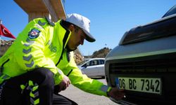 43 ilin Geçiş Güzergahında APP Plakalı Araçlar Durduruldu