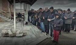 Yüz Gerdirme Ameliyatı Sonrası Hayatını Kaybeden Sibel Yiyin, Son Yolculuğuna Uğurlandı
