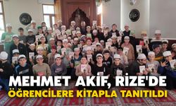Mehmet Akif, Rize'de Öğrencilere Kitapla Tanıtıldı