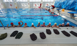 Akçaabat'ta Minik Yüzücüler Yetişiyor