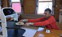 Robot Garson Hizmete Başladı, Müşteriler Memnun