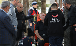 Eşinin Cenazesinde Fenalaştı, Sağlıkçılar Müdahale Etti