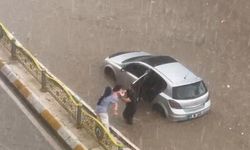 Yollar Göle Döndü: Araçlar Mahsur Kaldı