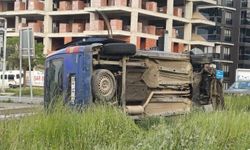Rize'de Sanayi Kavşağında Kaza: Araç Yan Yattı