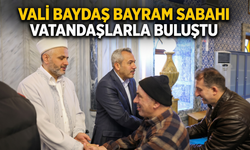 Vali Baydaş Bayram Sabahı Vatandaşlarla Buluştu