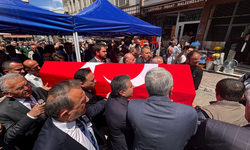 Kalp Krizine Yenik Düşen Vali Yardımcısı Şenol Esmer Memleketi Trabzon’da Toprağa Verildi