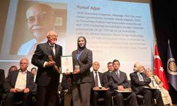 Duayen Gazeteci Ağar'a 'Meslekte 50 Yıl Onur Ödülü' verildi