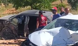Gaziantep'te 2 otomobil çarpıştı: 5 yaralı