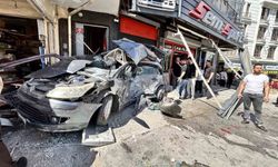 Otobüs İş Yerine Daldı: 7 Yaralı