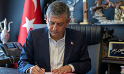 Özgür Özel ve 90 milletvekili CHP’den istifa etti