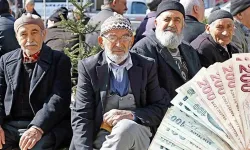 Emeklilerin Maaş Farkları Bu Gece Hesaplara Yatırılacak