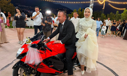 Gelin Arabası Yarış Motosikleti Oldu