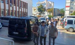 Okul Çevresinde Silahla Dolaşan 3 Şüpheli Tutuklandı