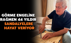 Görme engeline rağmen 44 yıldır sandalyelere hayat veriyor